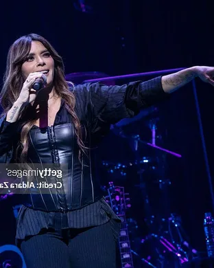 Kany Garcia San Jose