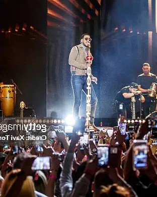 Romeo Santos Oakland